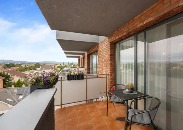 Апартаменты Senec, Slnecne Jazera Near Aquapark Сенец